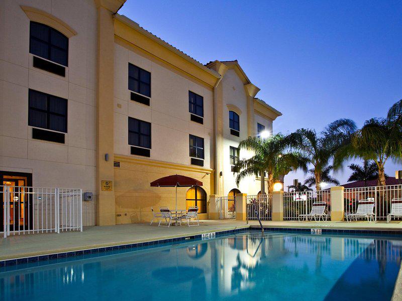 641C2B4A8716CE7E1EC4BEF8D7DE29E7