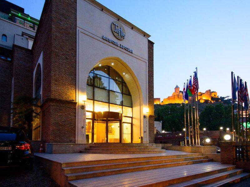 CB1930276502B5657E9140DE55E5D226