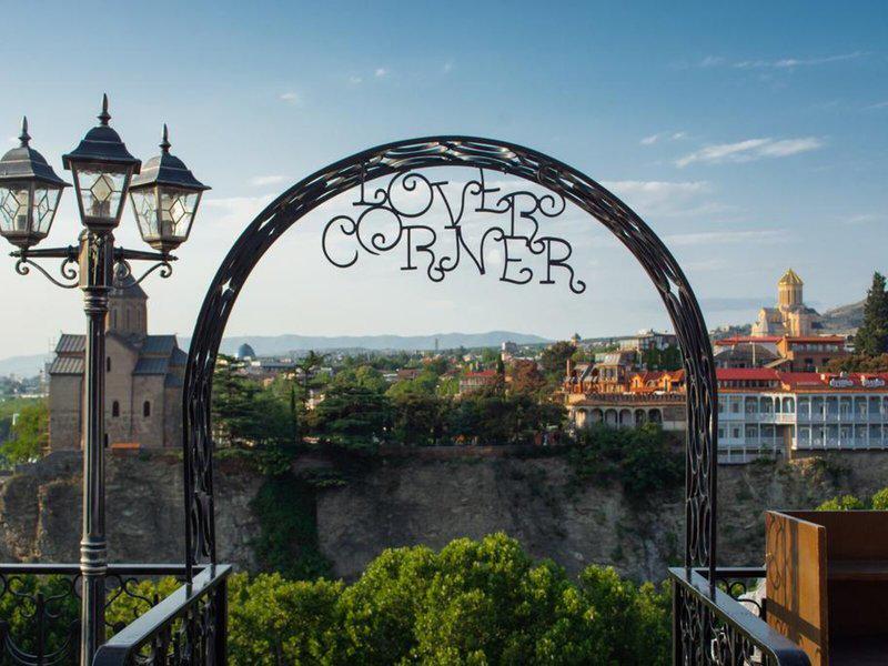 A5EAA853EFDAB9C9D93458F9404E35EF