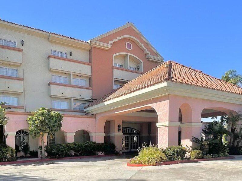 F0B00B8C9D6D204D345273BEACF3004B