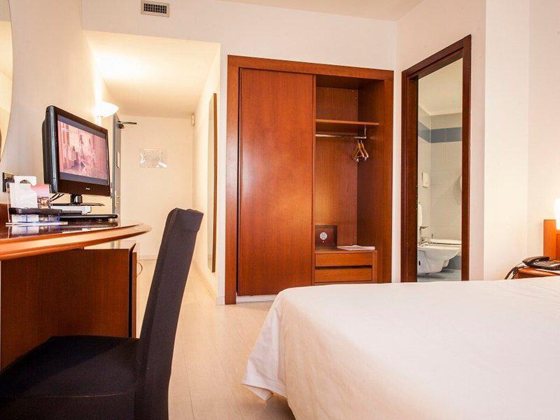 CE89240594FC5E11064CE9B1AD18CDA9