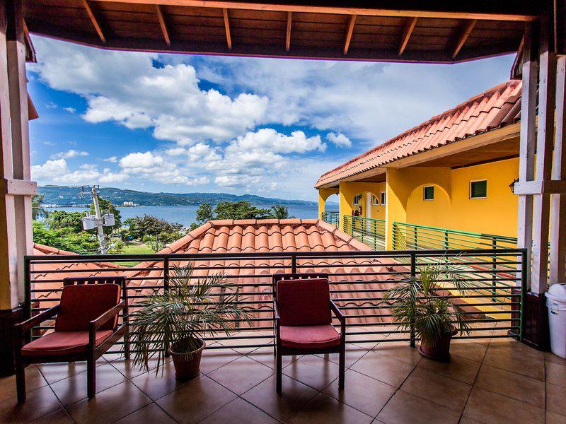 995C375BC04866F8C47FFFA9F52B91DA