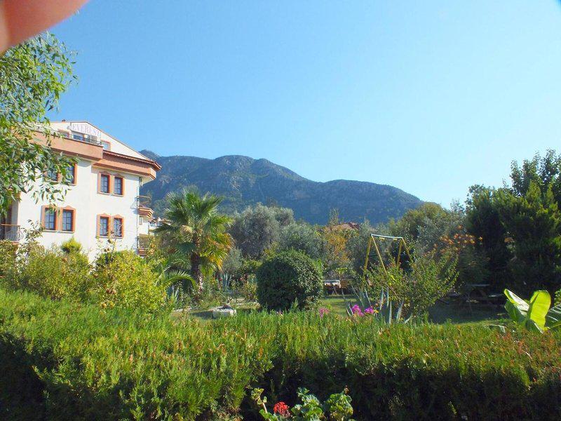 930E12BAB73A0F15C0116E3B18E8735E