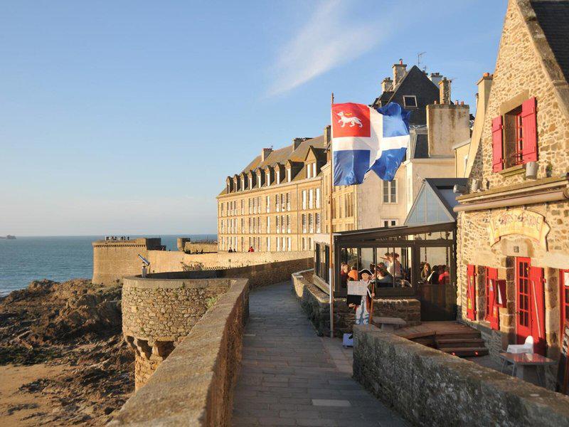 3C1FCEE56105050FD18F8E454C15FAEA