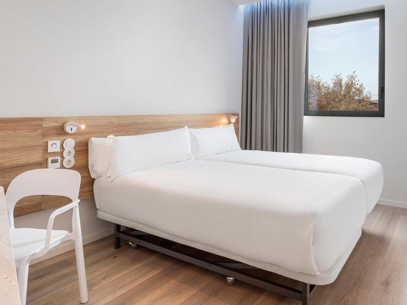 82E8A32DCA899887BFB032F9DE127AC5