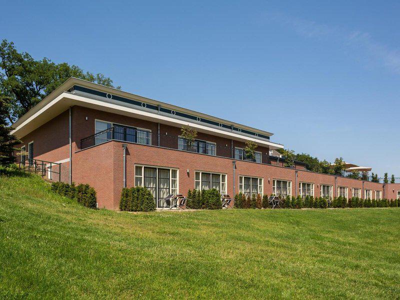 0E6AAB38F4D23FD1885030AA6AECA7CE