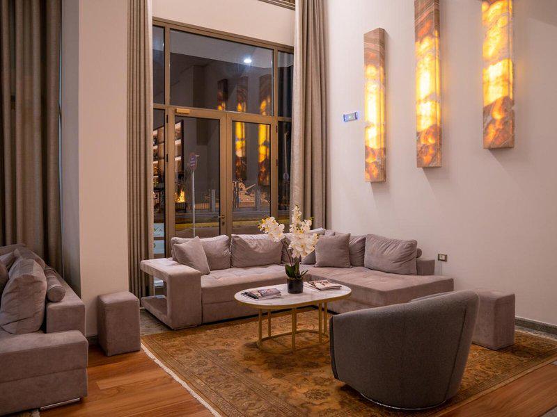 6CC97031F2628E8BBC37494CD3586DE2