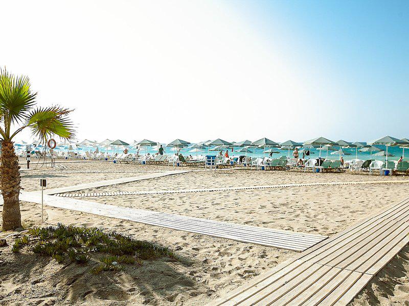 8B8D94C786150E356300E35DBCD5D0D6