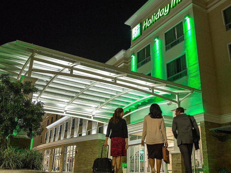 69798E44D3922B5E4B9E54BB4C480D39