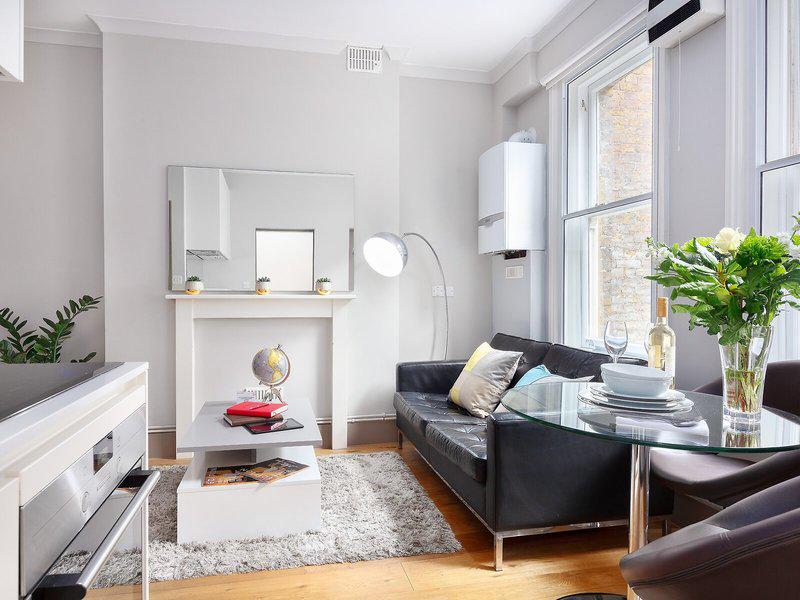 24CBD71D9D58399AA99AC2CE3296E8AE