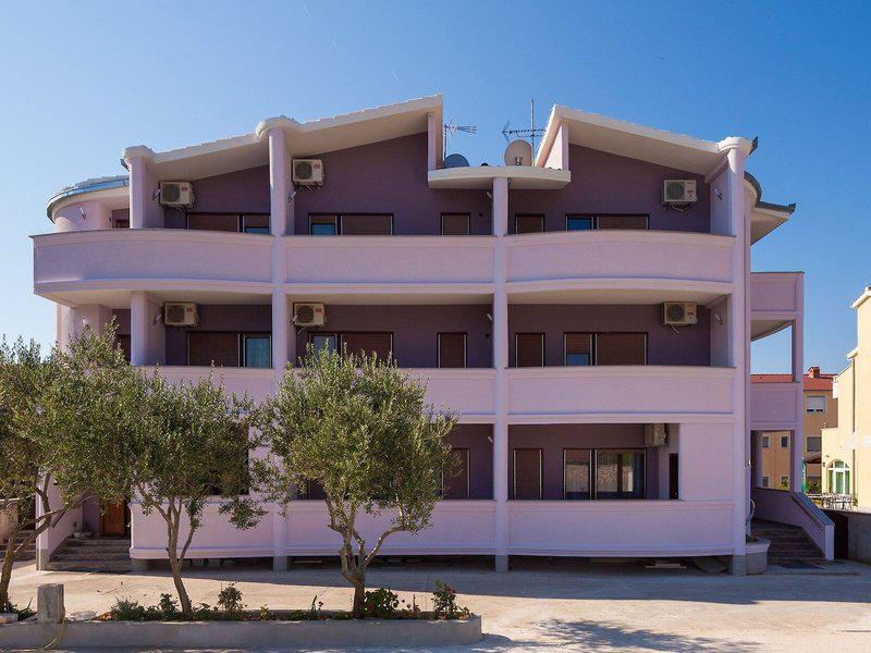 B5FE32AB85C863B6AB68D67875305422