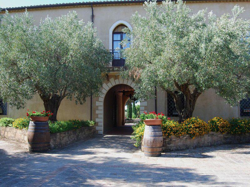 44F399F8E5A63E5AA25E5D73CB5711A3