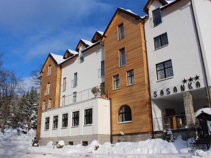 F2247F98BEE43668872E057DDD562359