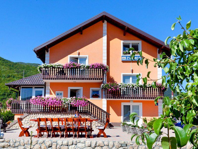 928388A2E46BB50FD49575C6B5BC6041