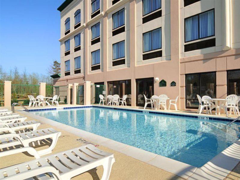 2A61B9E923F9773C053EA40B6B888A81