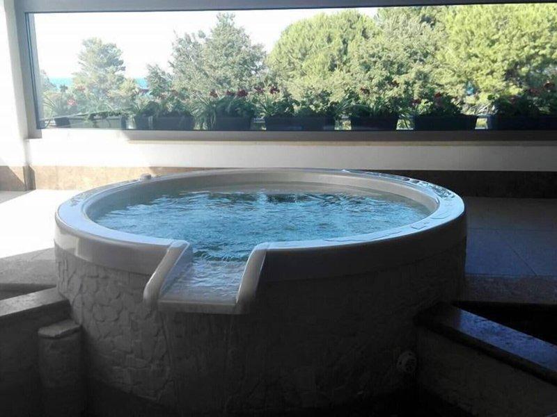 E911850DEC504EC524038E4F284697BE