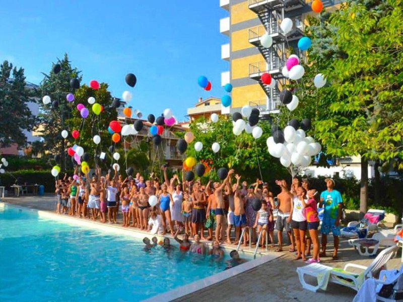 3F70BCC8185F2451D8C3A01AB964B9CD