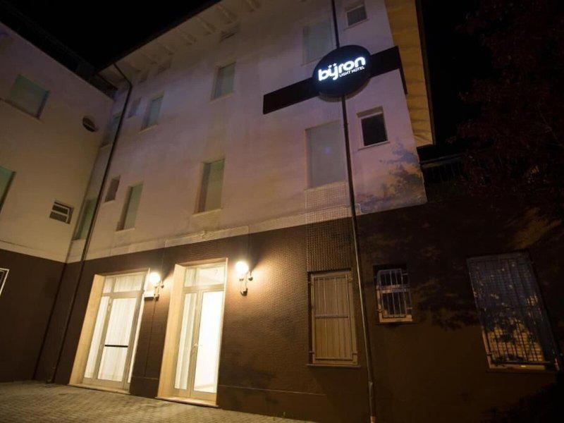 9317A405FDBA868A14B7D9DB2407F116