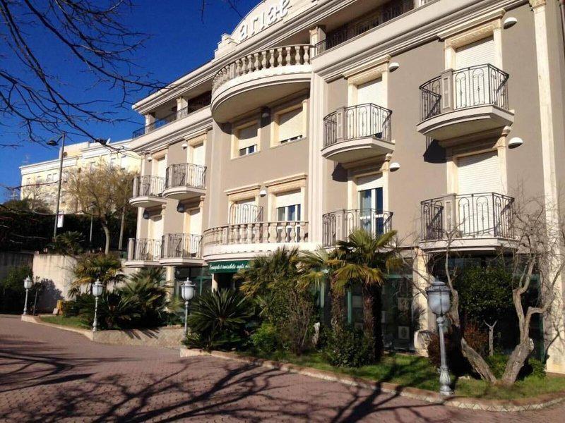 755F165DB46A30E76BAE79F28DD90D5E