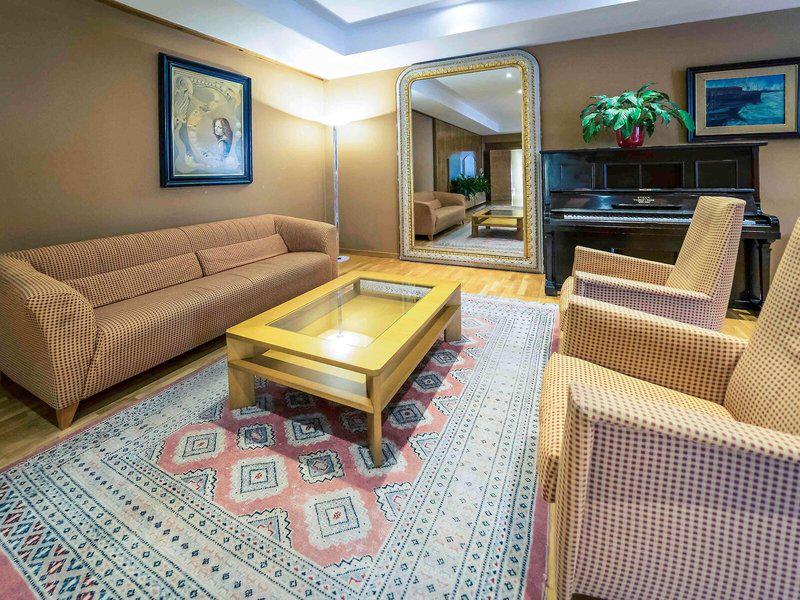 B32C0025A542365F1BFF5831CAF04D93