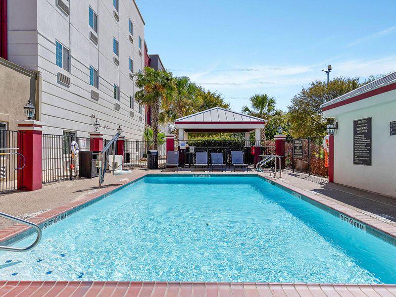 EE83C4D41D413EF075F0EE07FF8CCCDA