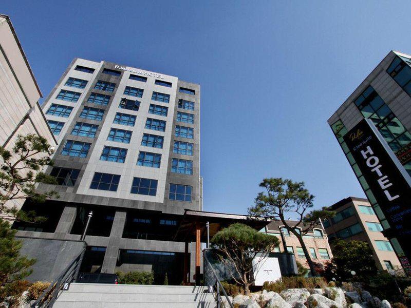 93F64EE53572EE9079F402B3698C62AA