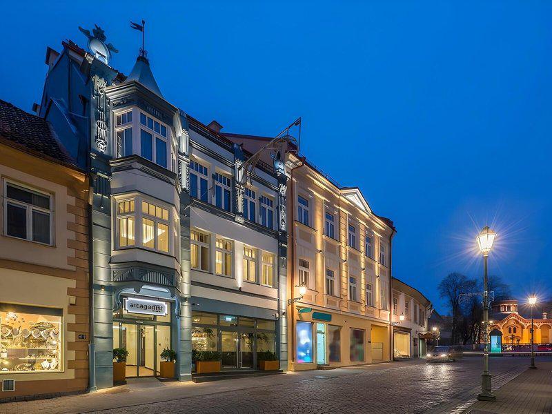 BFD09E24B62D9A767E855EEB2A23D947