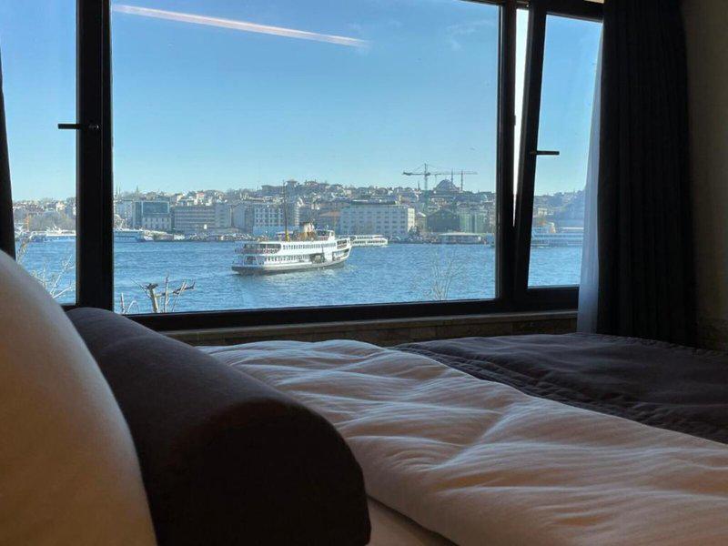 98B6A9D1BD7AFE5C2020F9D465D08E3C