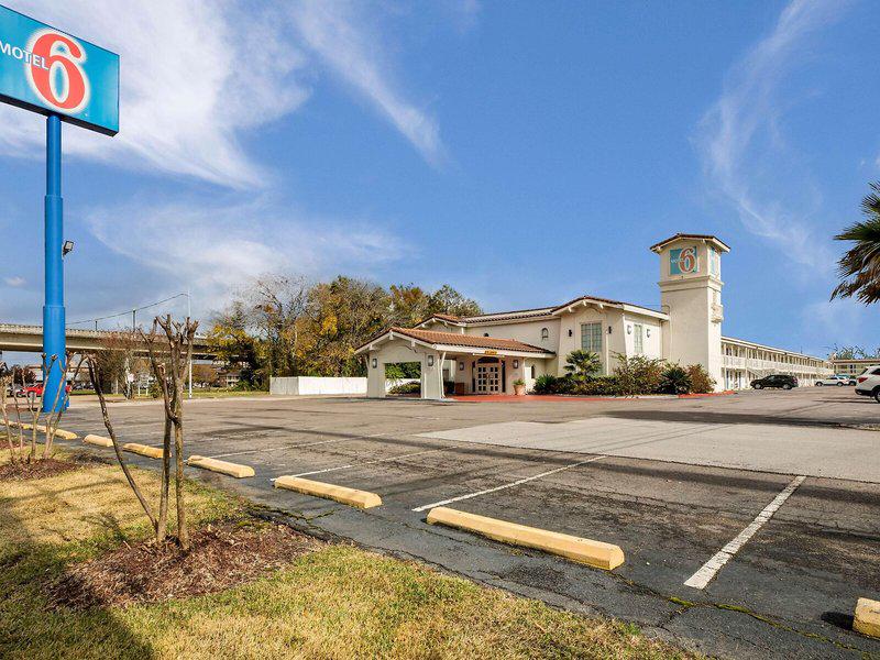 DEE13374DC06274E5C48637A2B028ABA