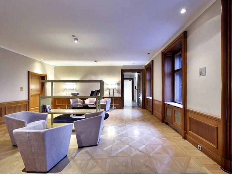 EAC0CA5495E3EE2EFEBE2C5B4D2B2E70