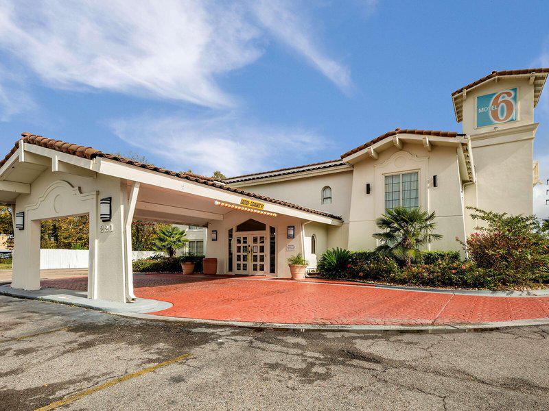 735747CF10D09E77EDBA70A178F62667