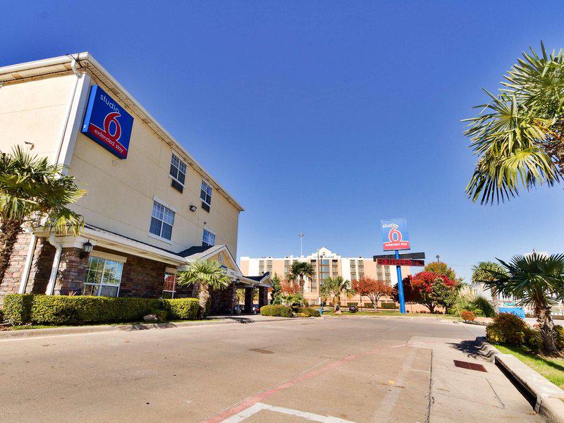 4765F945B18E2C4EE2B59B33C597A955