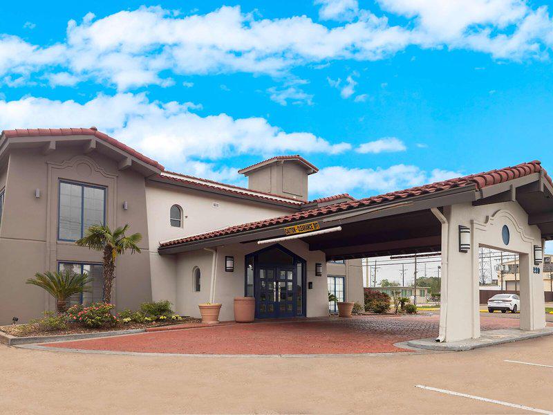 CB35363DC5DDAA413EDEEA22B3C05FE1