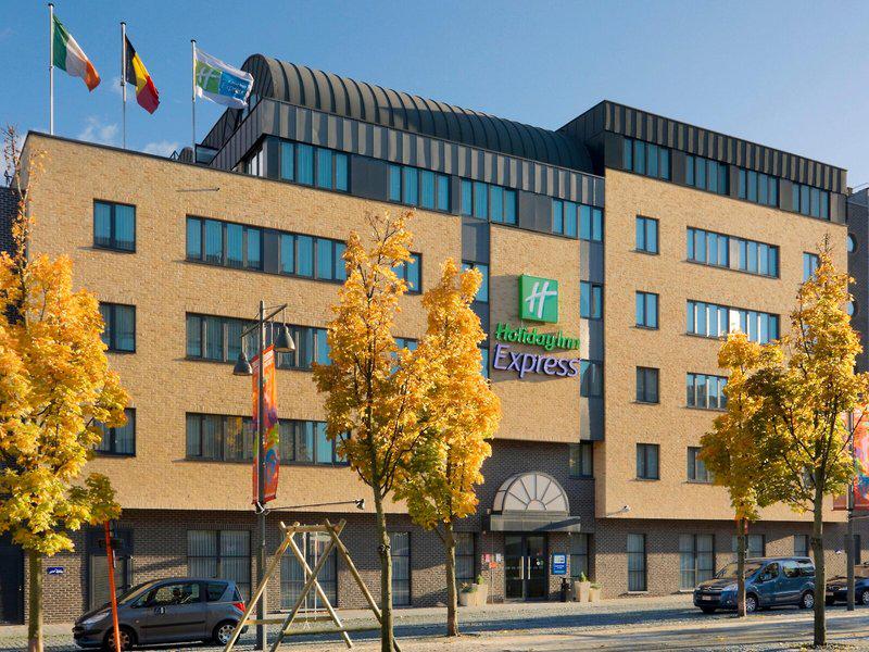 6E82279C3404A60C796609C8E3E3641F