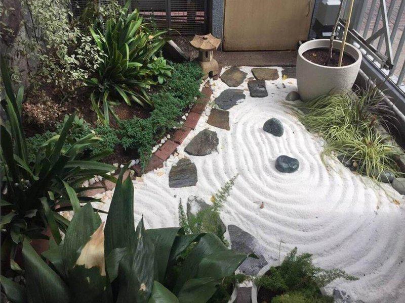 01A704112B273DEBE8B86B40082C27E1