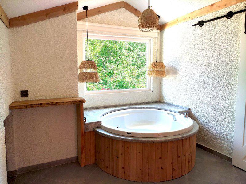 D9F934FBE8D1CFDAAA333A55C443F39A