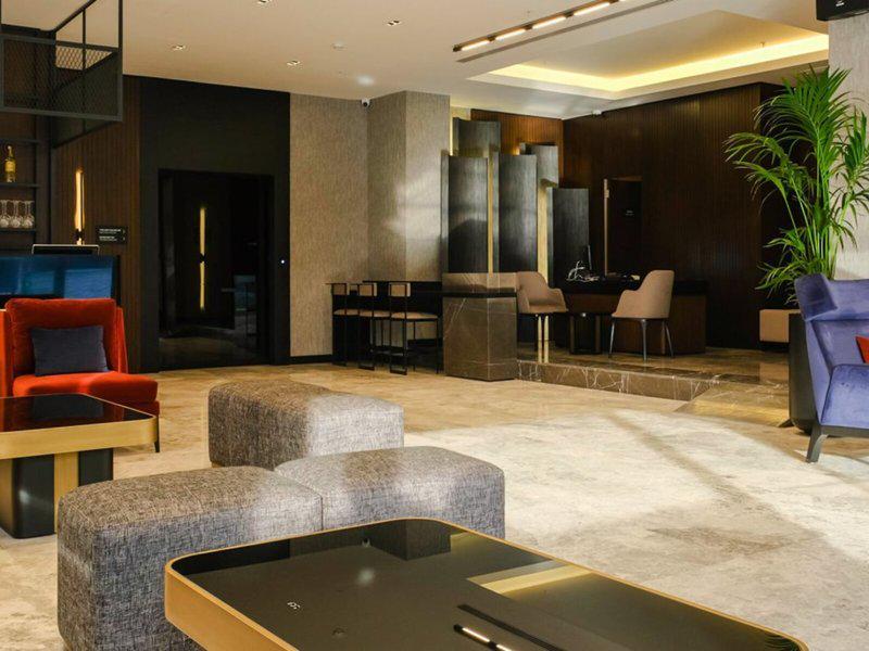 E227EAFC42EED343CE68B4178F4B0CD9