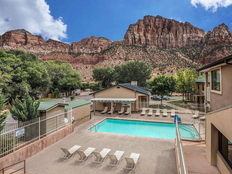 52835DC28CA2670306E1285324B899C2