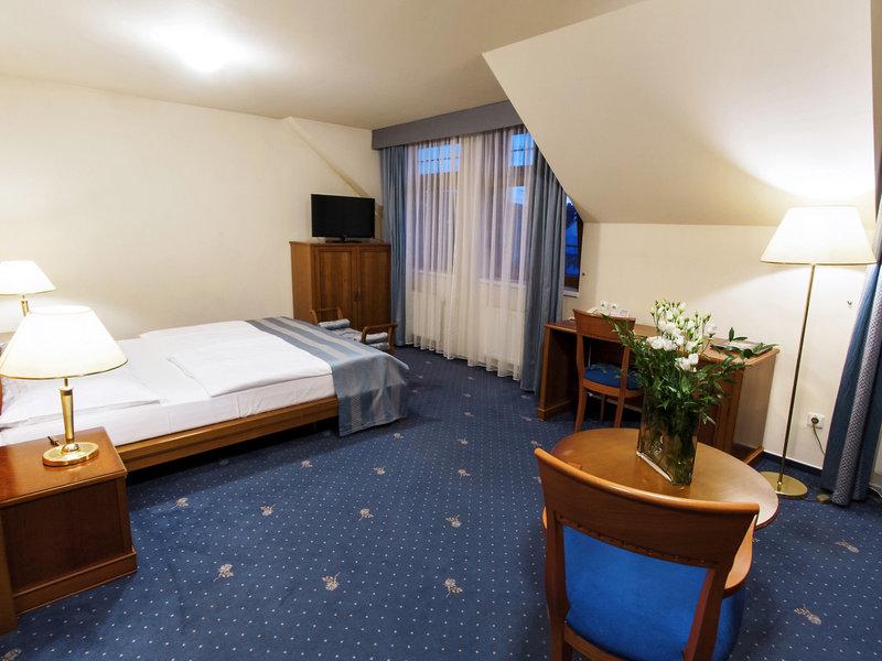 E9A5D27DD0729D9DBF7EDFAC303EB4BE