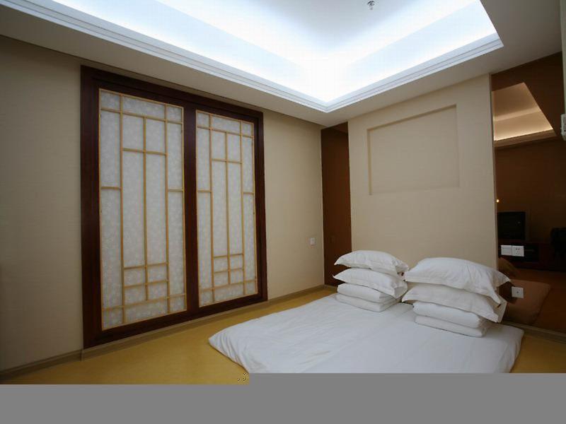 48E44EBDA5402D7581ACCEF5B780D4FF