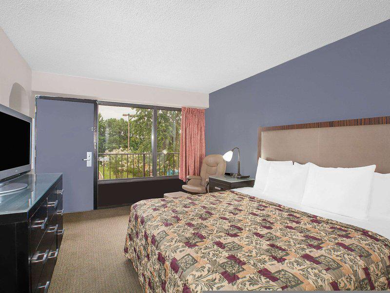 F00EDF96C1CE89E6388A0CD063270E95