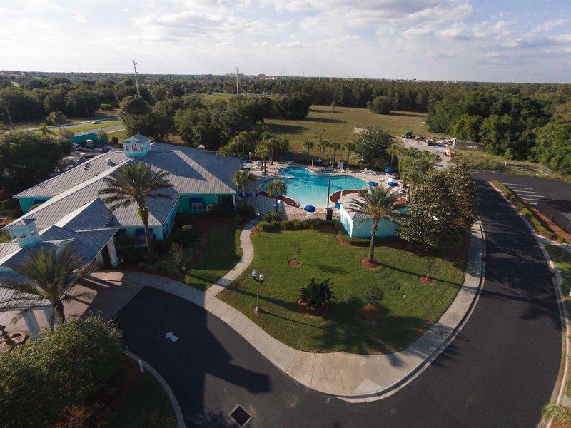 CC2C7263CEF1AD54F6C404B2EA53E14E