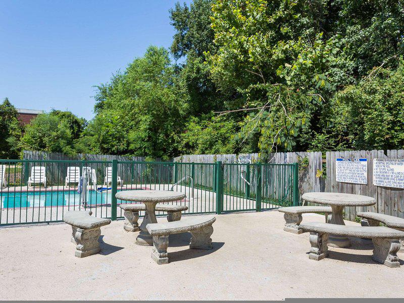 EEDFB91D6C1CB107333FDA0D03BF085B