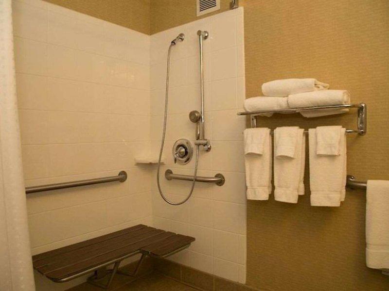 454FF15E821F773AD1B2FE449169156E