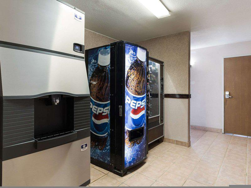 967D720071CE202D5691D930C2800833