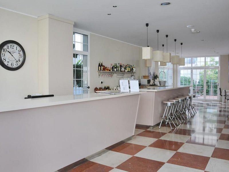 F6DEB35D952BF48F1712D6603613F75C