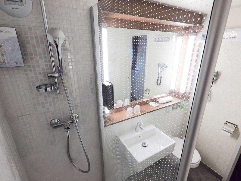 3A229C07F7D9A94680045B3FDF66965D