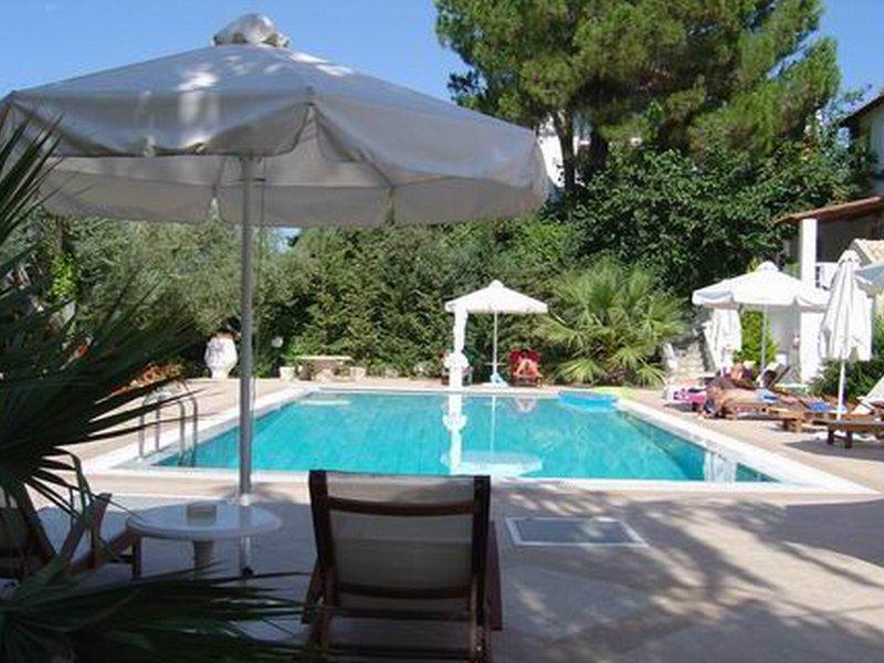 0B4E521FF4B6B9DE76ACF0AA1CB3E16C