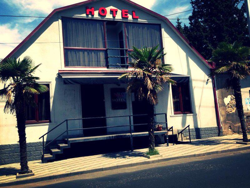 CA392B73FF4C2E00FFD8F8DDE9619996