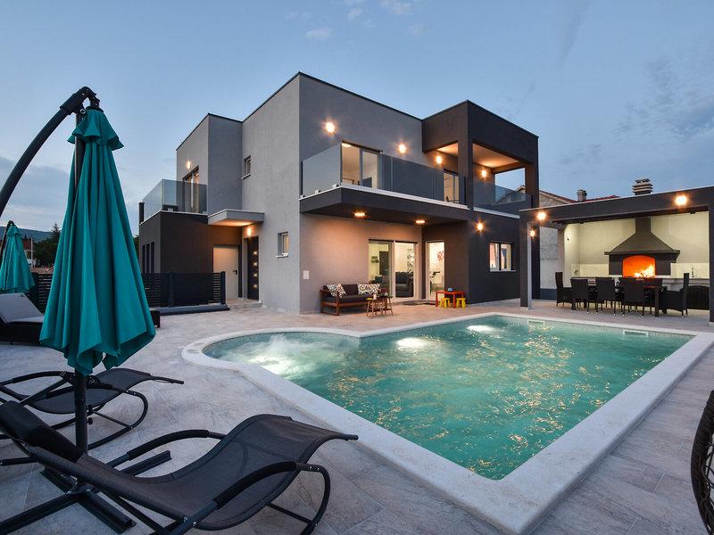 CB3DD958902815E72A2ACEDA3E181DD4